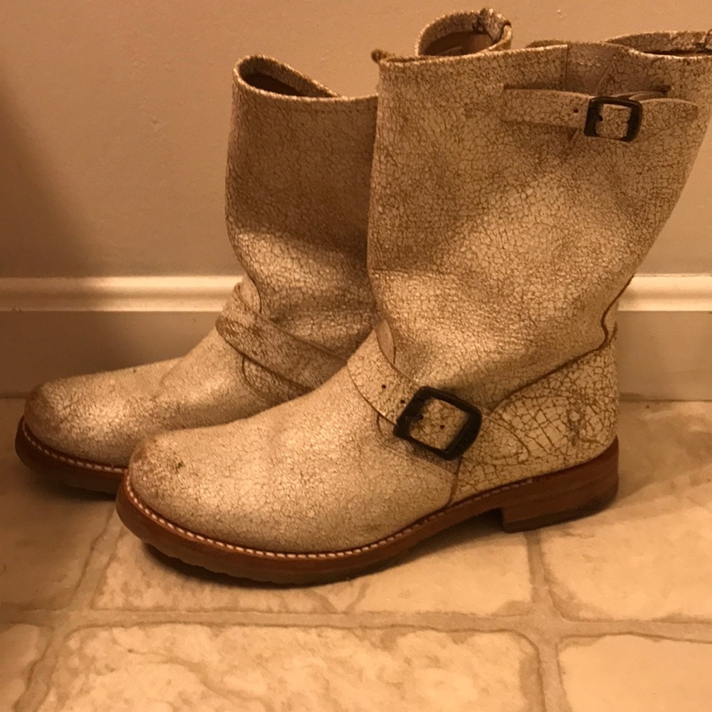 Frye Distressed Cream/Tan Boots